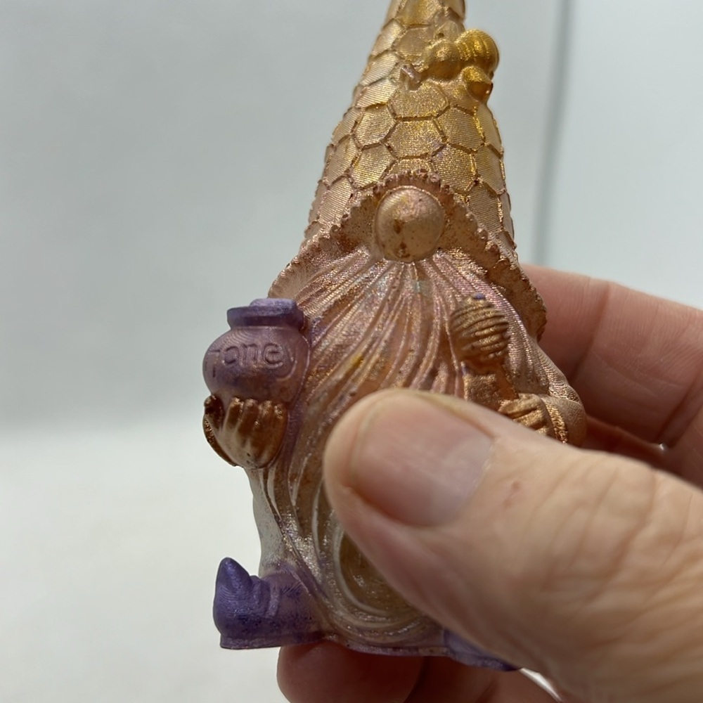 A honey gnome - Picture 4 of 15